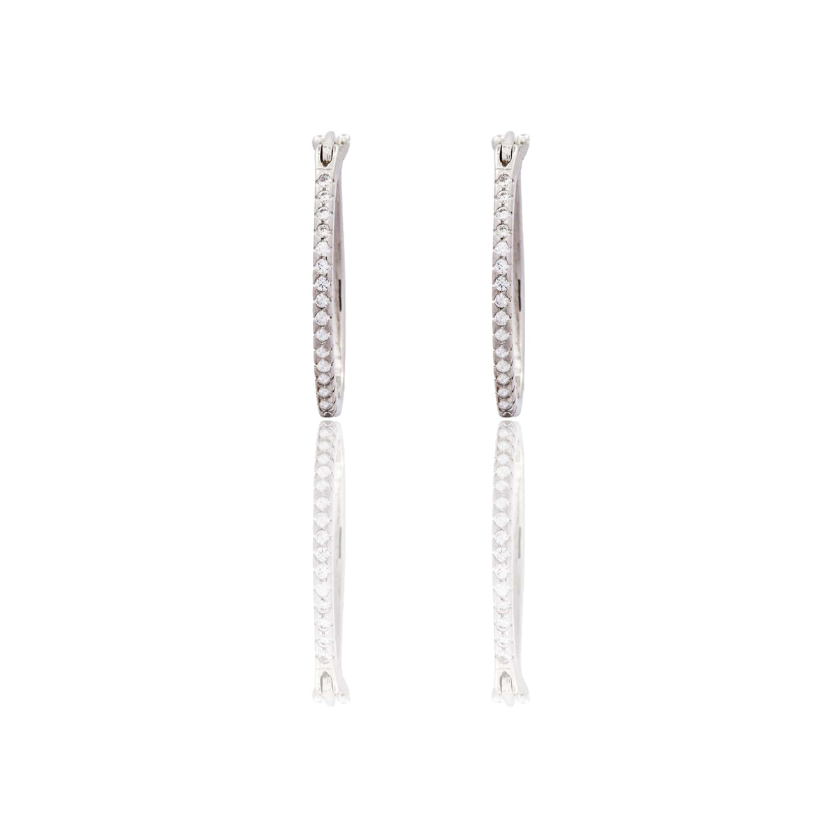 Orecchini Oro Bianco Oro 18 carati cerchio pavè Zirconi Bianchi cm. 1,5 spessore mm. 1