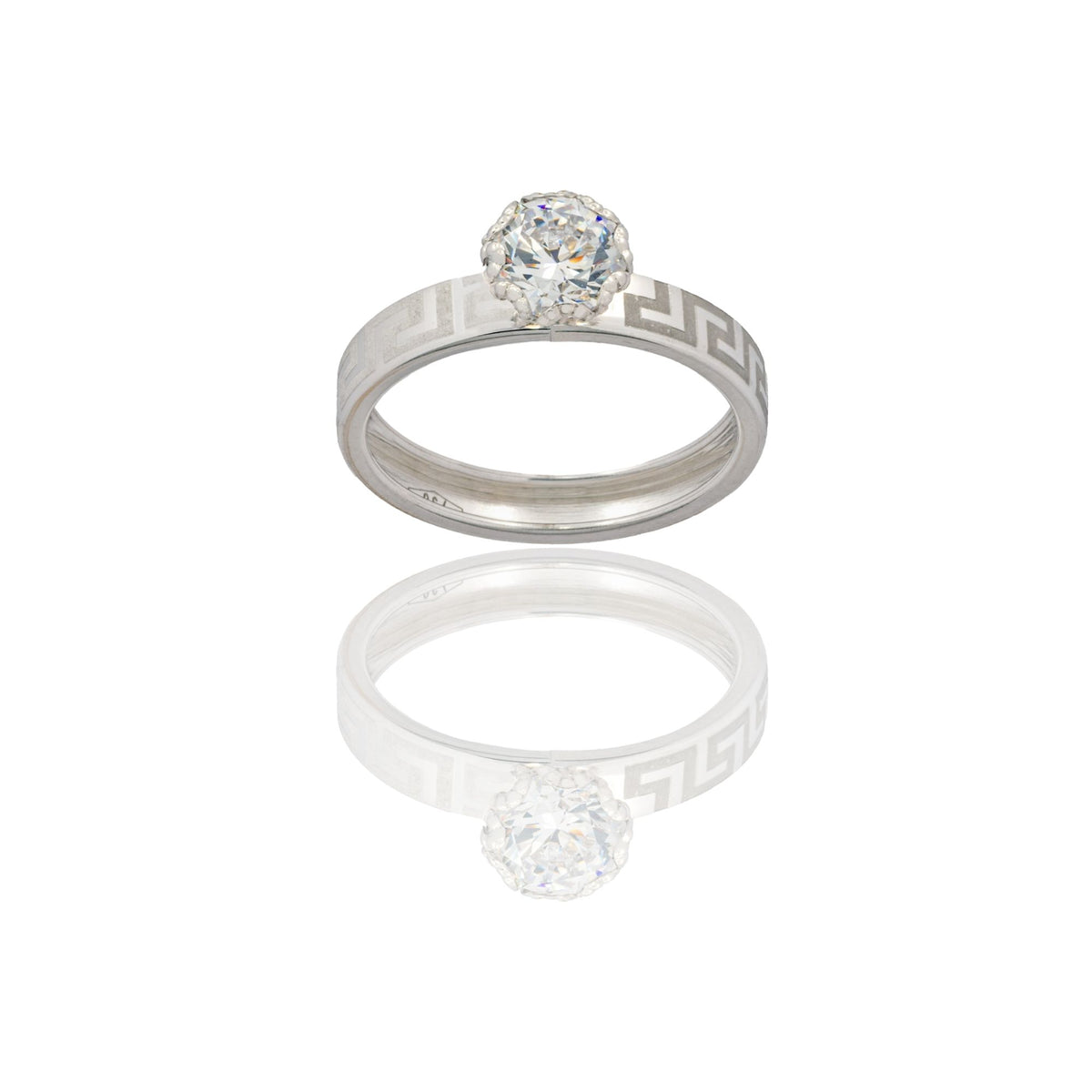 Anello Oro Bianco Oro 18 carati Solitario Zircone Bianco spessore gambo 3,4 mm , spessore pietra 6,11