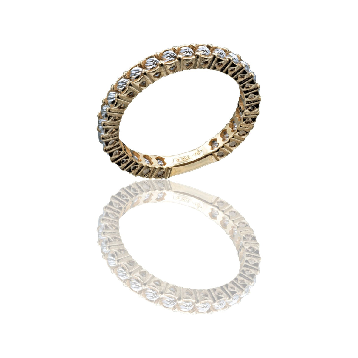 Anello Oro Giallo Oro 18 carati Veretta A Giro Solo Oro spessore gambo mm. 2,4 spessore pietre 2,9