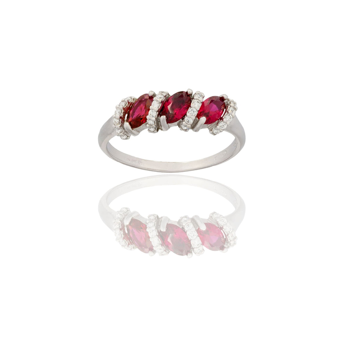 Anello Oro Bianco Oro 18 carati Trilogy Con Pave' Zirconi Bianchi, Zirconi Rossi spessore gambo mm. 1,5  spessore pietre 5,5
