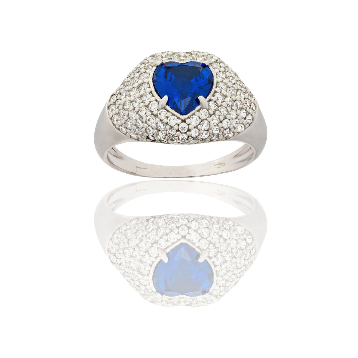 Anello Oro Bianco Oro 18 carati Cuore Con Contorno Pave' Zircone Blu, Zirconi Bianchi spessore gambo mm. 1,7  spessore pietre 11,8