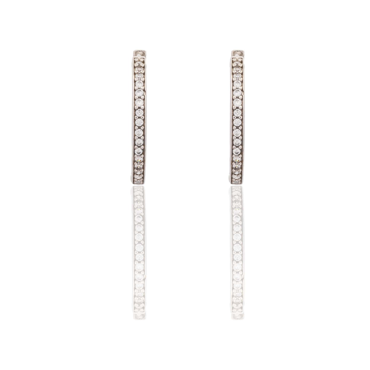Orecchini Oro Bianco Oro 18 carati cerchio pavè Zirconi Bianchi cm. 1,2 spessore mm. 1,5