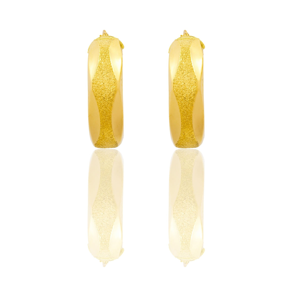 Orecchini Oro Giallo Oro 18 carati Cerchi Tridimensionali  Solo Oro Spessore mm.10 diametro interno  cm.2,5