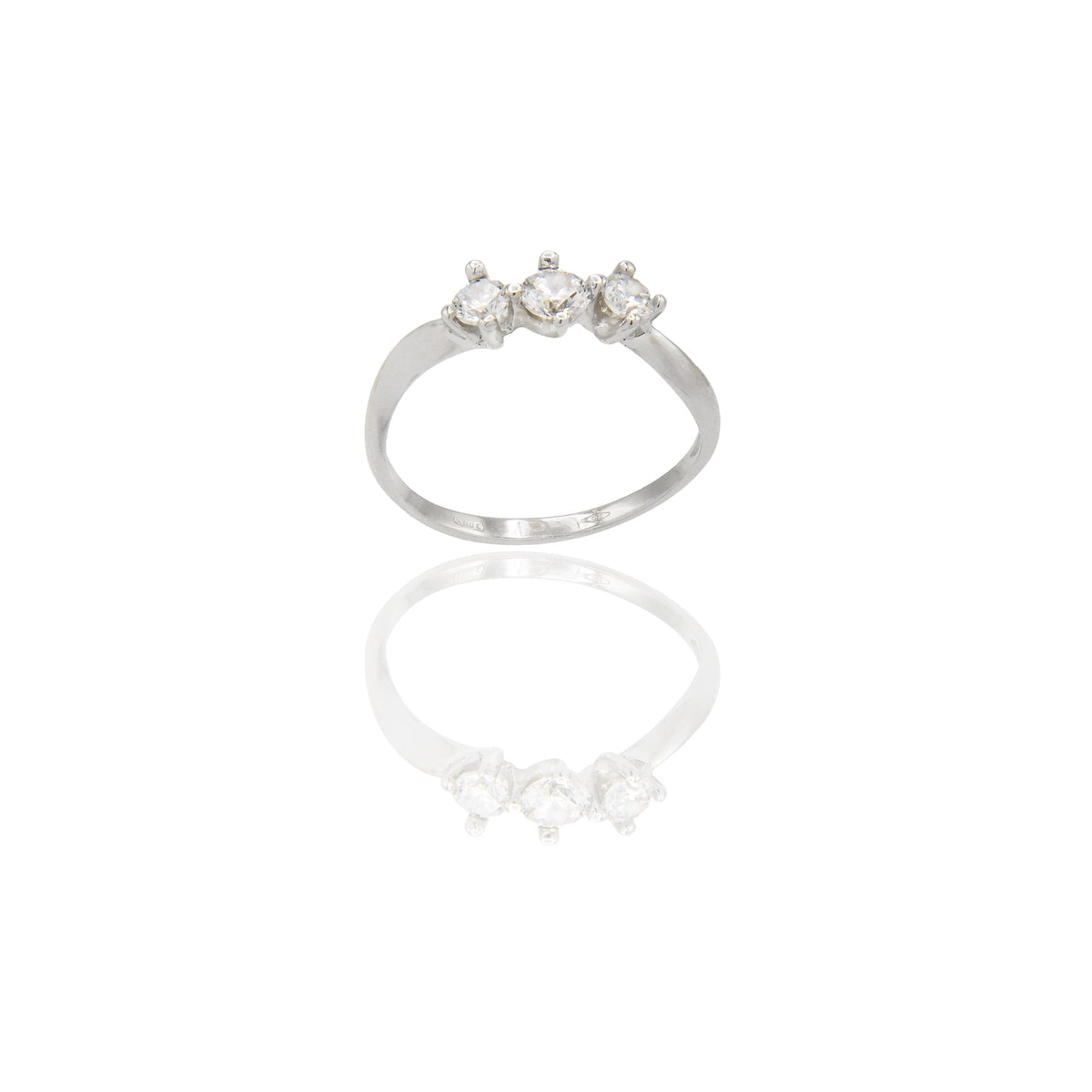 Anello Oro Bianco Oro 18 carati Trilogy 4 griffe Zirconi Bianchi spessore gambo 1,40 mm , spessore pietra 5