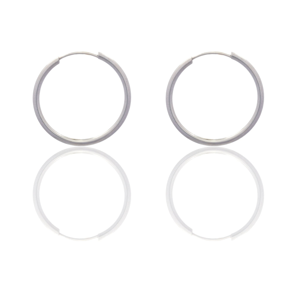 Orecchini Oro Bianco Oro 18 carati Cerchio Chiusura A Scomparsa  Solo Oro Spessore mm 1,5 diametro interno cm.2