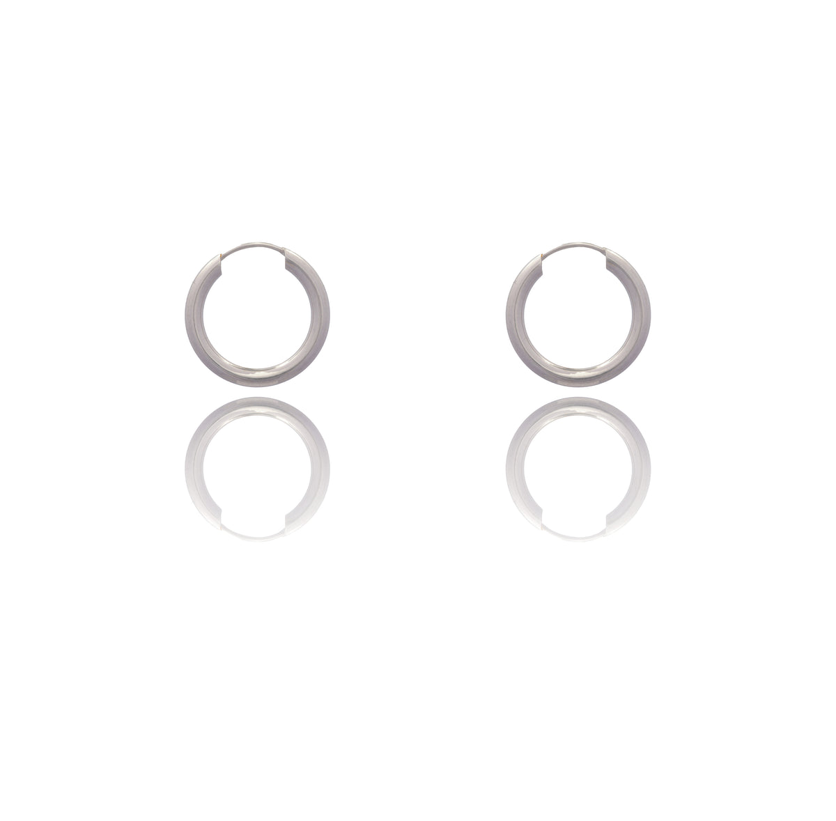 Orecchini Oro Bianco Oro 18 carati  Cerchio Chiusura A Scomparsa  Solo Oro Spessore mm 2 diametro interno cm.1,5